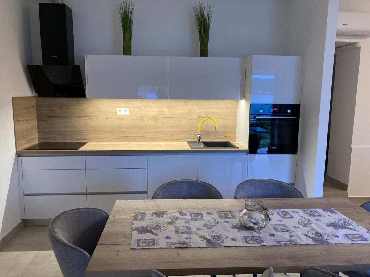 Villa House Ema *